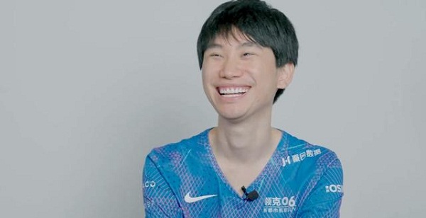 斗鱼主播Doinb直播时评价RNG,上单更换呼吸哥不影响实力,无需磨合!