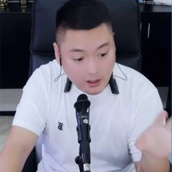 YY小金娃怒怼网友等你永封我，老李表忠心站位点哥
