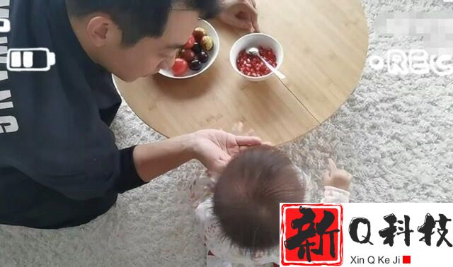 郑恺老婆罕见出席活动照片（二胎实锤郑恺老婆苗苗参加活动衣着宽松小腹凸起明显）