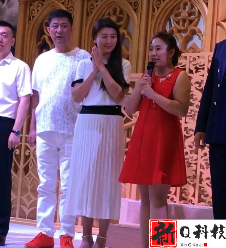 闫学晶离婚原因曝光（现任马明东颜值碾压林越财富超过赵本山）