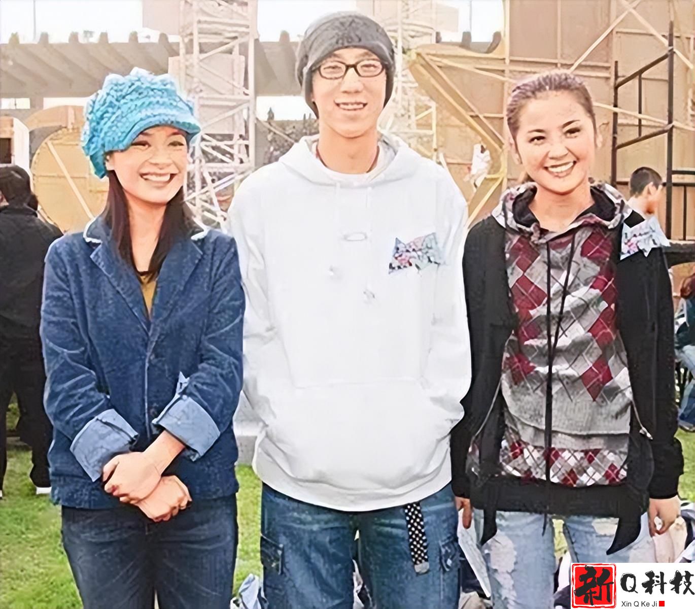 戴佩妮房祖名怎样（老爸忙碌儿子悠闲是成龙父子最真实的写照）